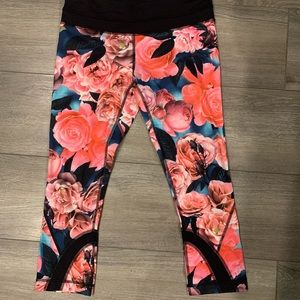 Lululemon crops sz6